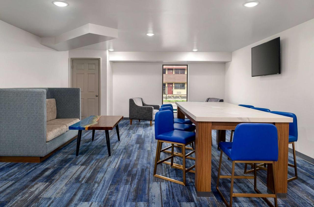 La Quinta Inn By Wyndham Columbus Airport Area Exteriér fotografie