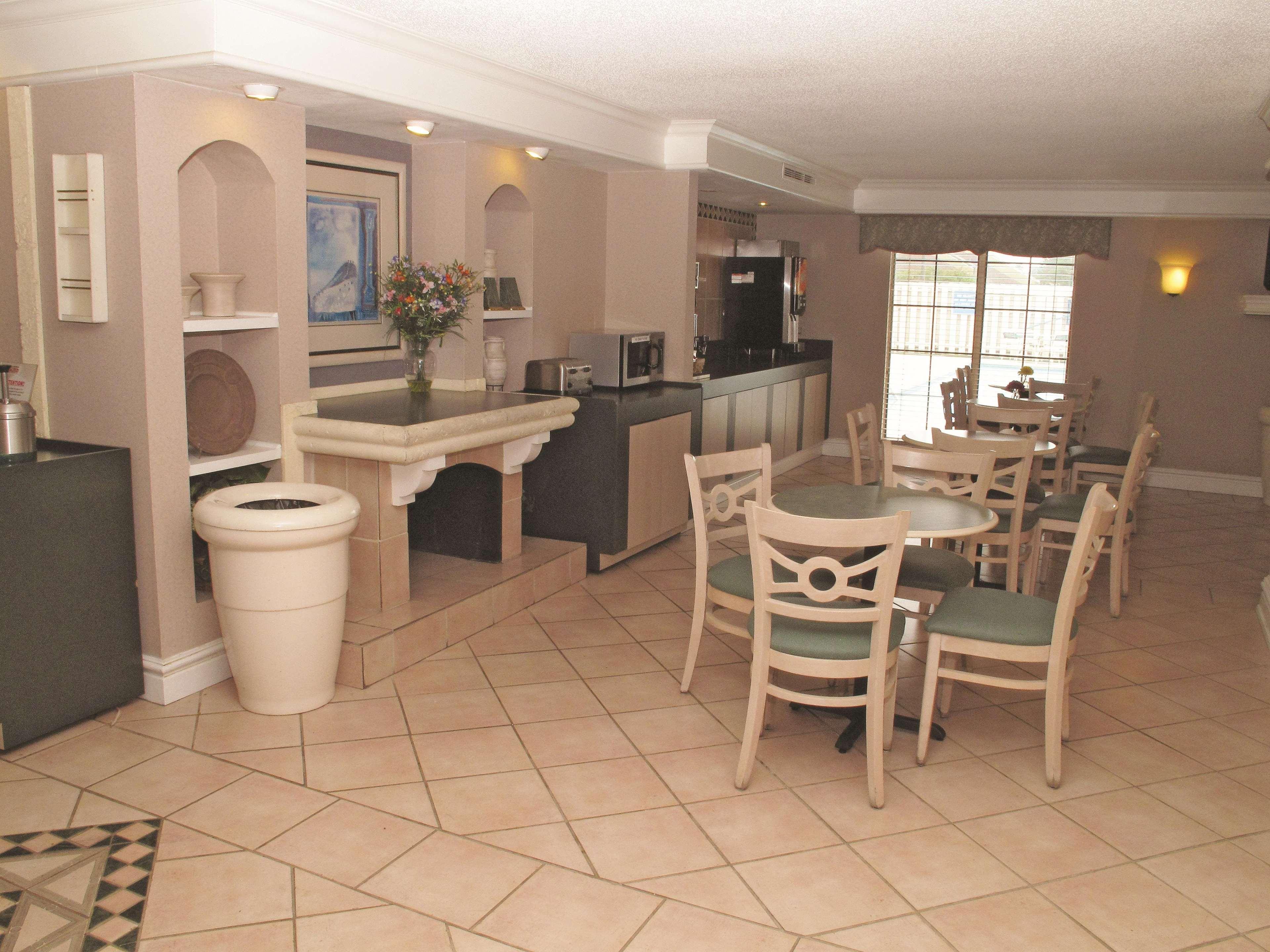 La Quinta Inn By Wyndham Columbus Airport Area Exteriér fotografie